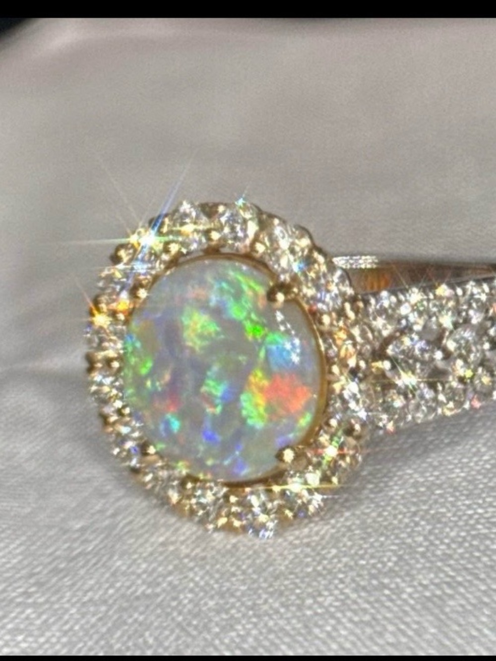 Australian Opal Halo Diamond Ring in White and yellow gold - Picture 14 of 15